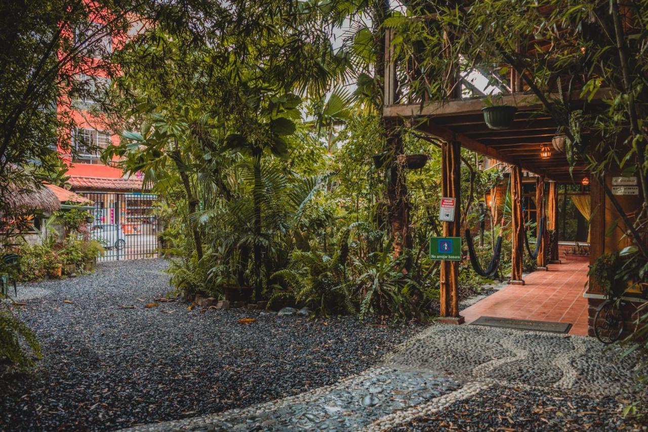 Hostal Las Palmas Puyo Zewnętrze zdjęcie